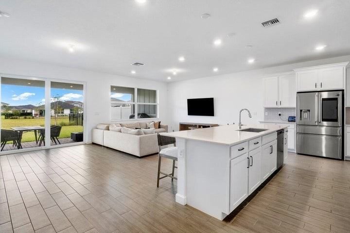 1406 Arrowhead Point Road - Photo 3 of 8