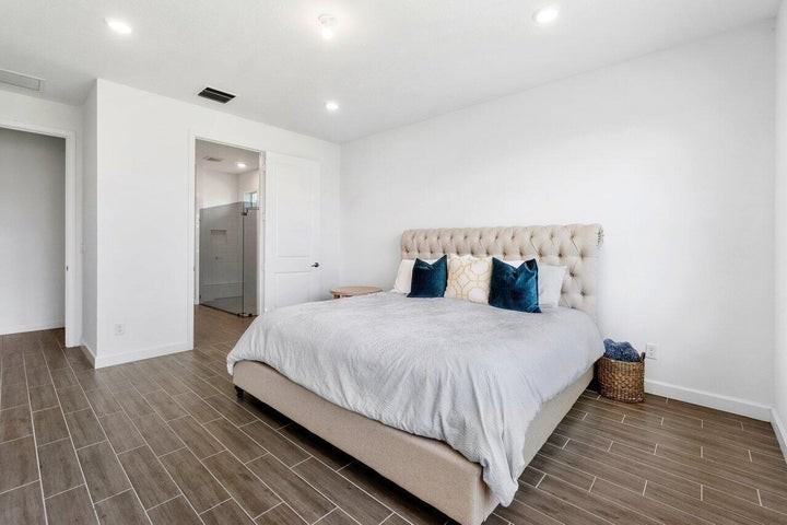 1406 Arrowhead Point Road - Photo 5 of 8