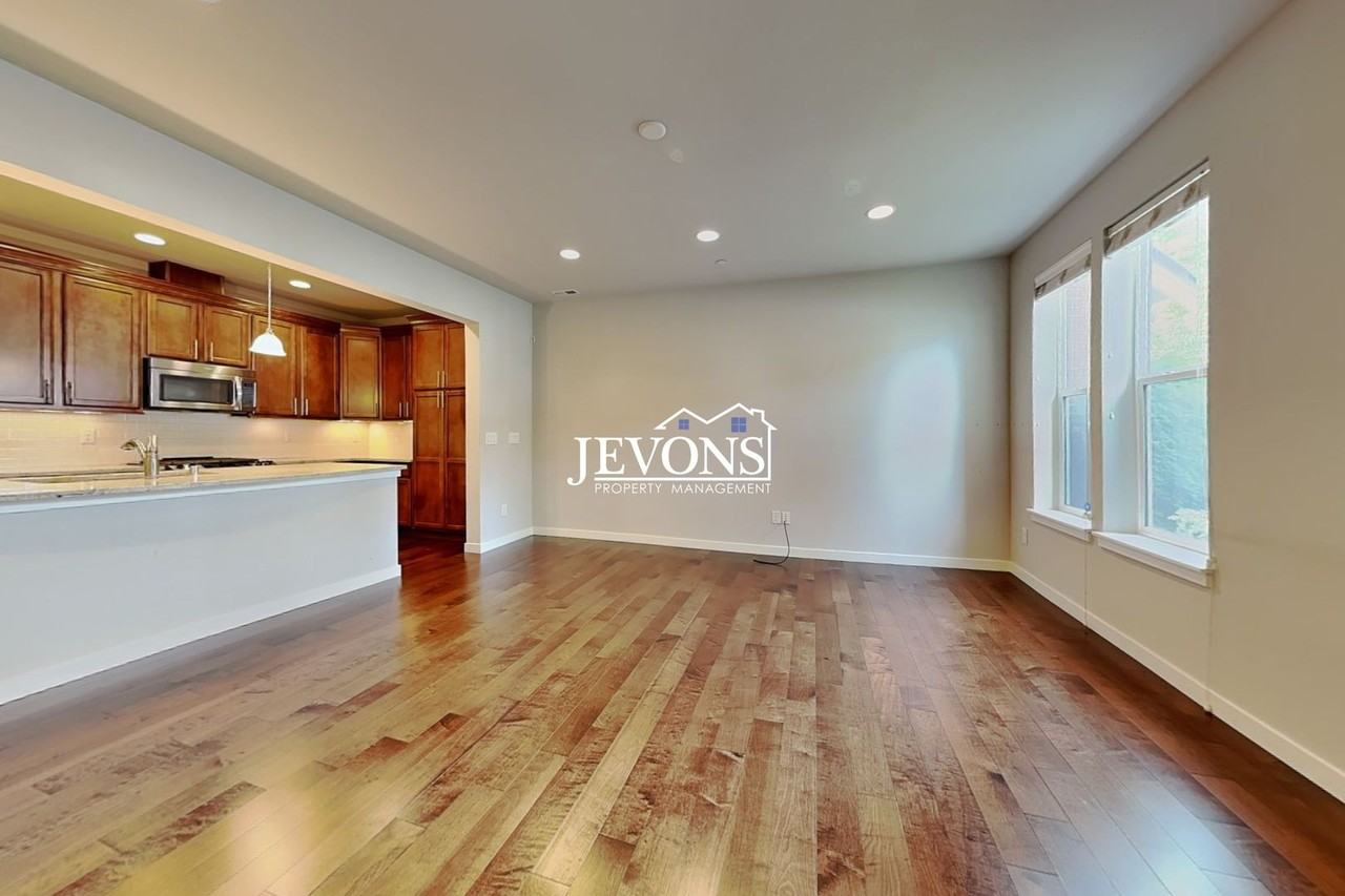1399 Ne Hickory Ln - Photo 6 of 30