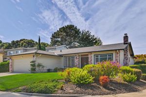 featured image of 10 Los Altos Pl