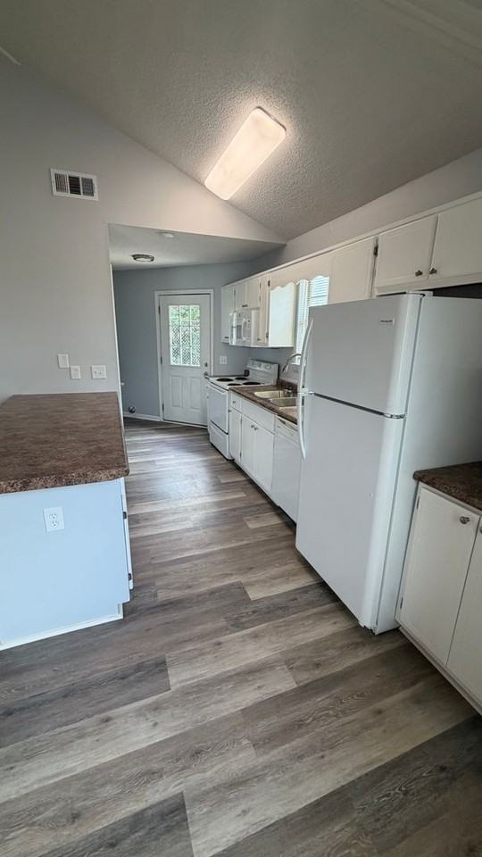 1401 Gulf Ave #4 - Photo 6 of 17