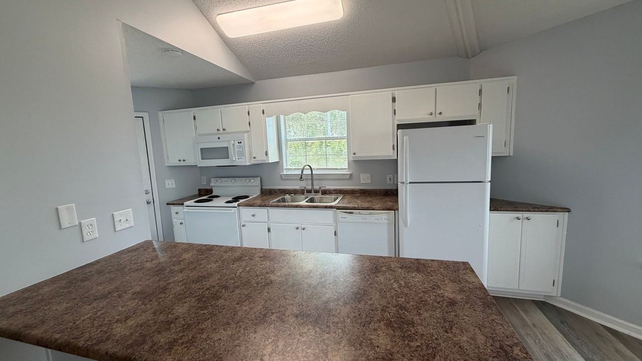1401 Gulf Ave #4 - Photo 7 of 17