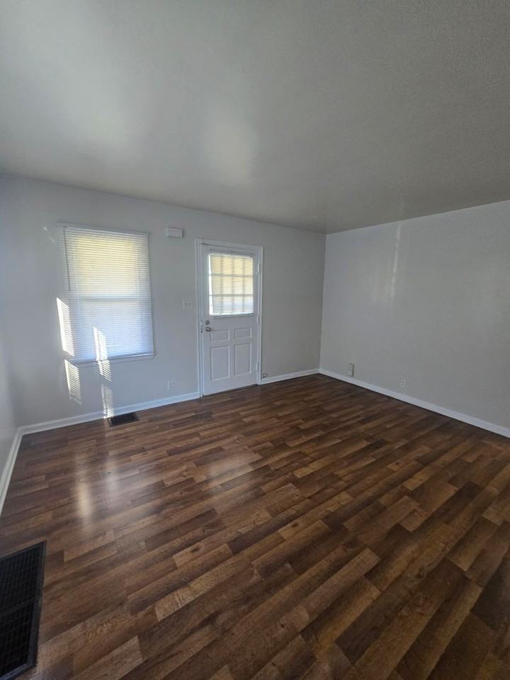 3707 N Leland Ave - Photo 2 of 10