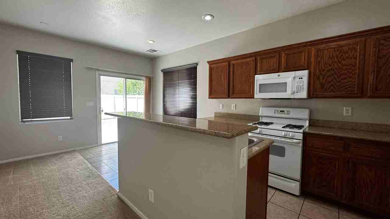 10923 Scotch Rose St - Photo 2 of 22