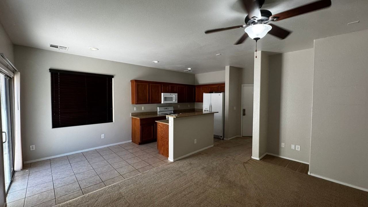 10923 Scotch Rose St - Photo 4 of 22