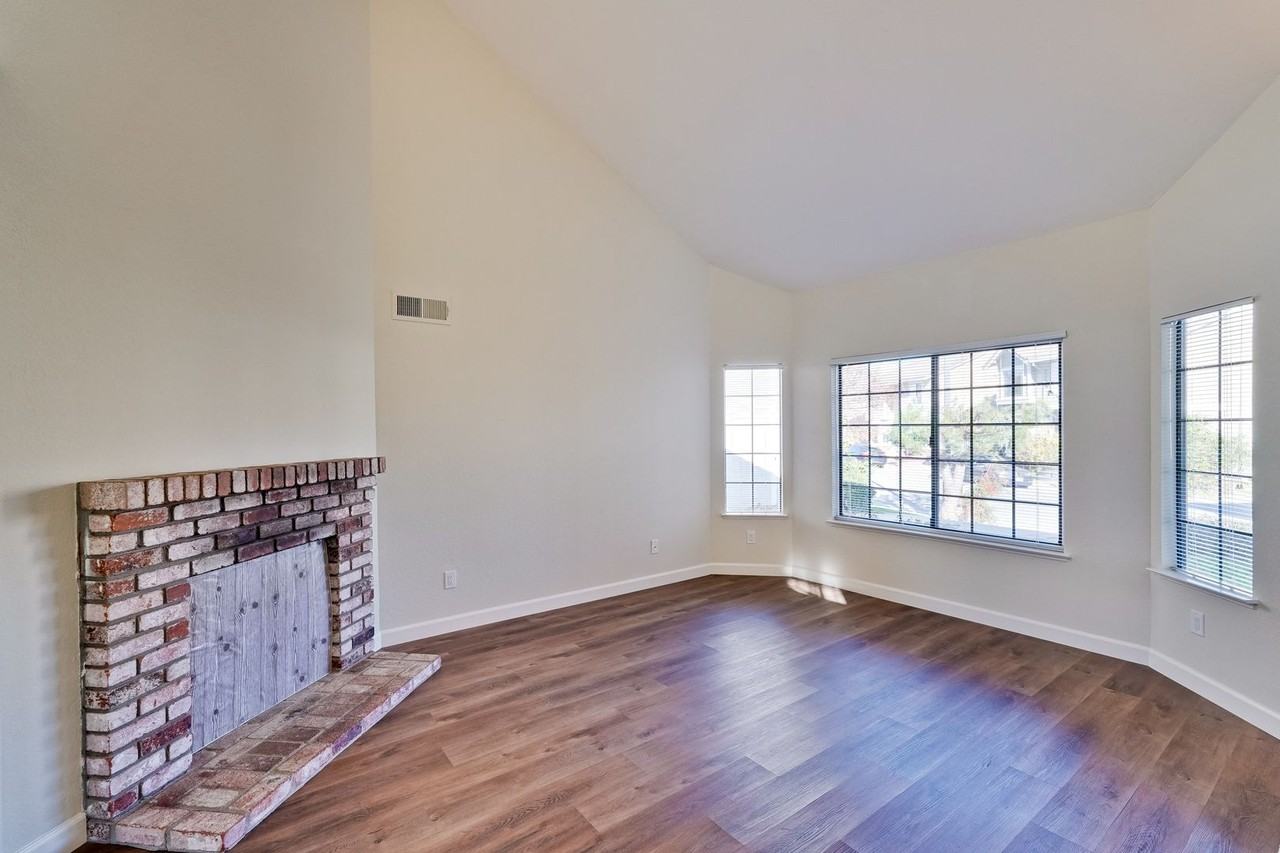 7275 Sleepy Creek Dr - Photo 6 of 25