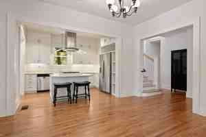 featured image of 2811 Hemphill Park
