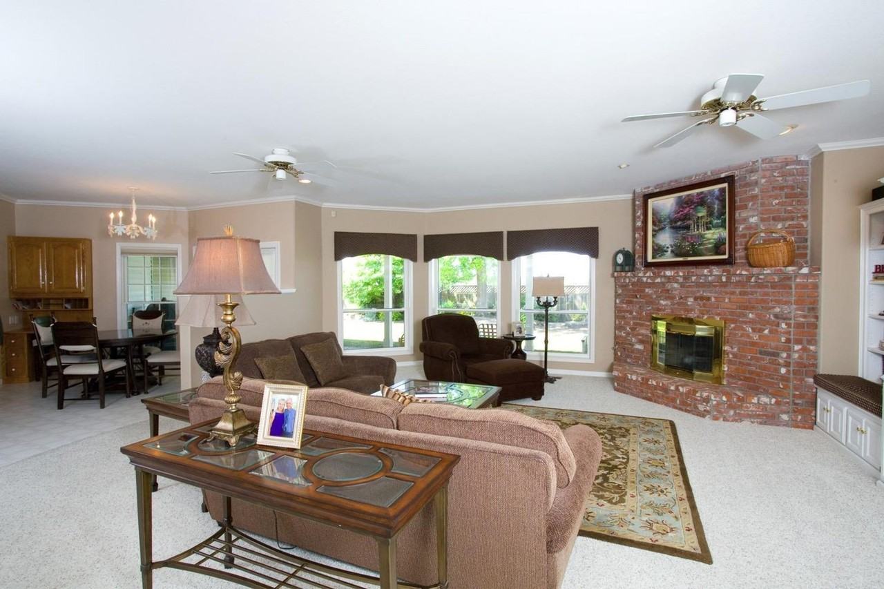 205 N Jonna Ave - Photo 7 of 27