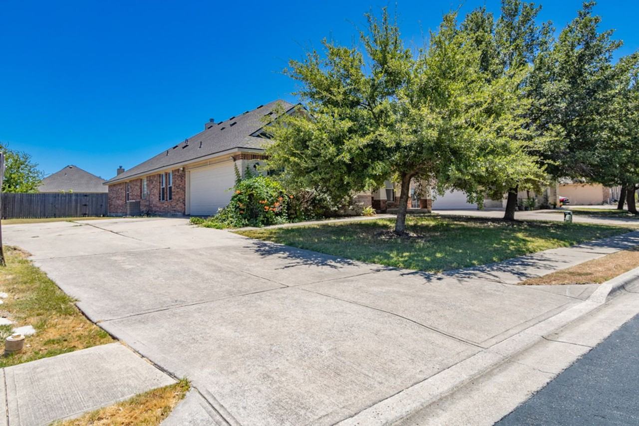 18745 Candace Loop - Photo 3 of 29
