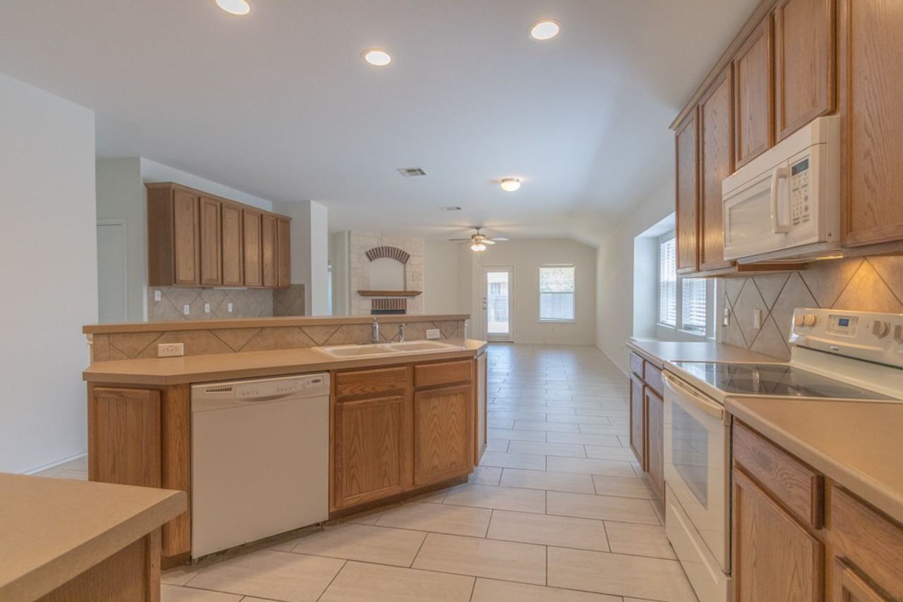 18745 Candace Loop - Photo 5 of 29
