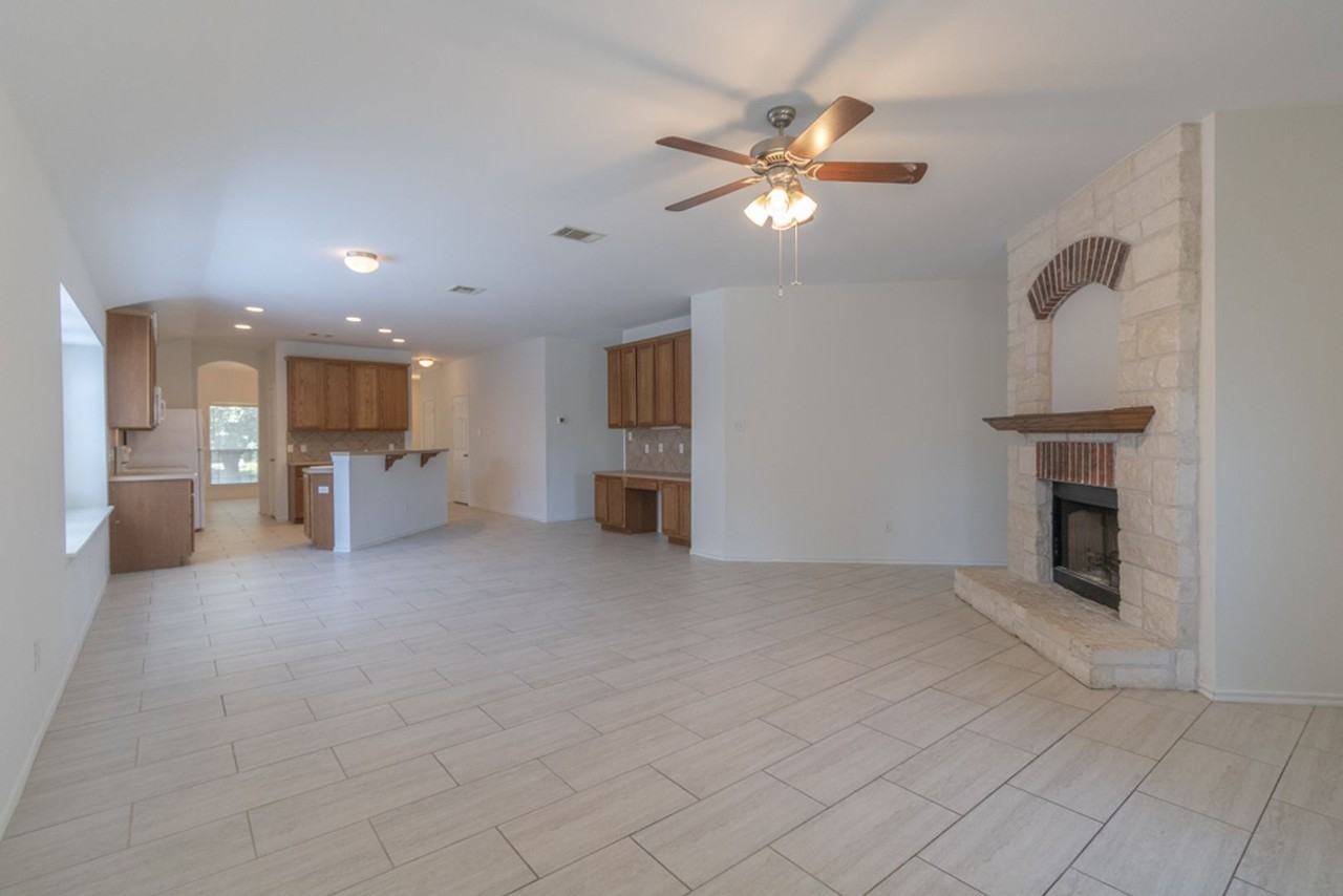 18745 Candace Loop - Photo 7 of 29