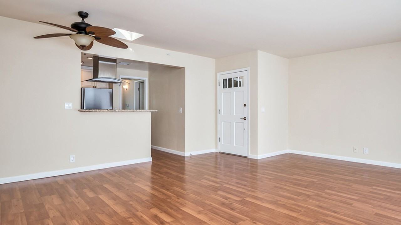 160 Cedar Way #F - Photo 2 of 11