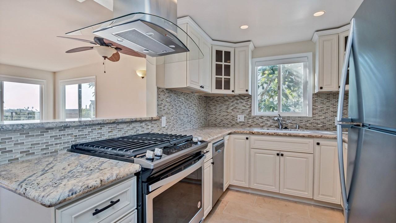 160 Cedar Way #F - Photo 6 of 11