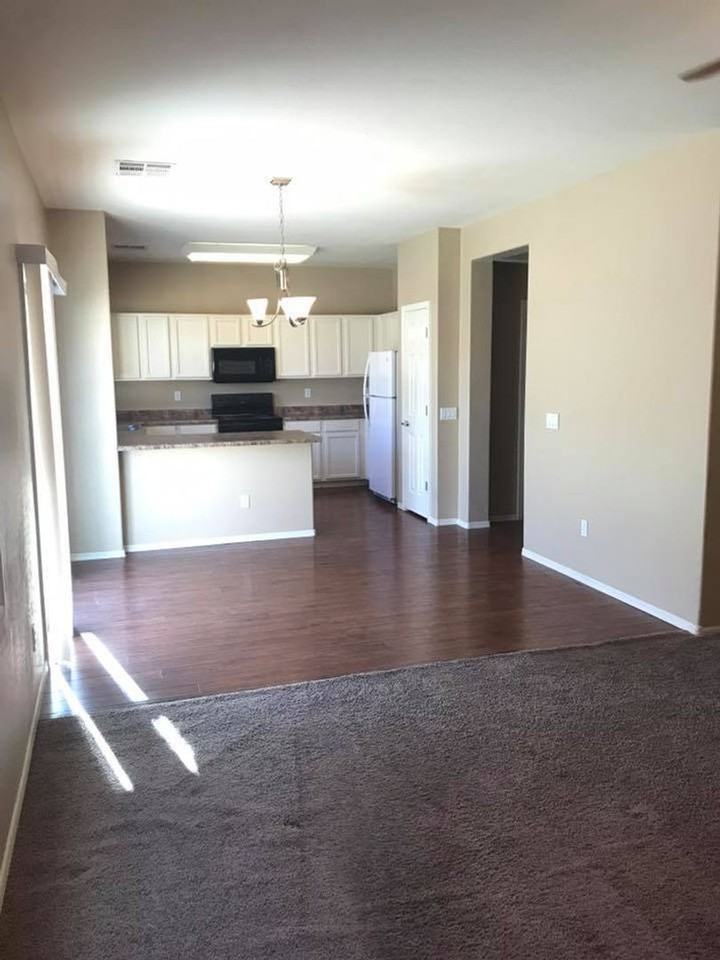 4557 E Del Rio St - Photo 5 of 25