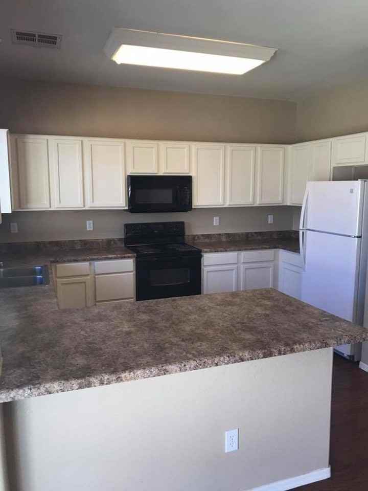 4557 E Del Rio St - Photo 7 of 25