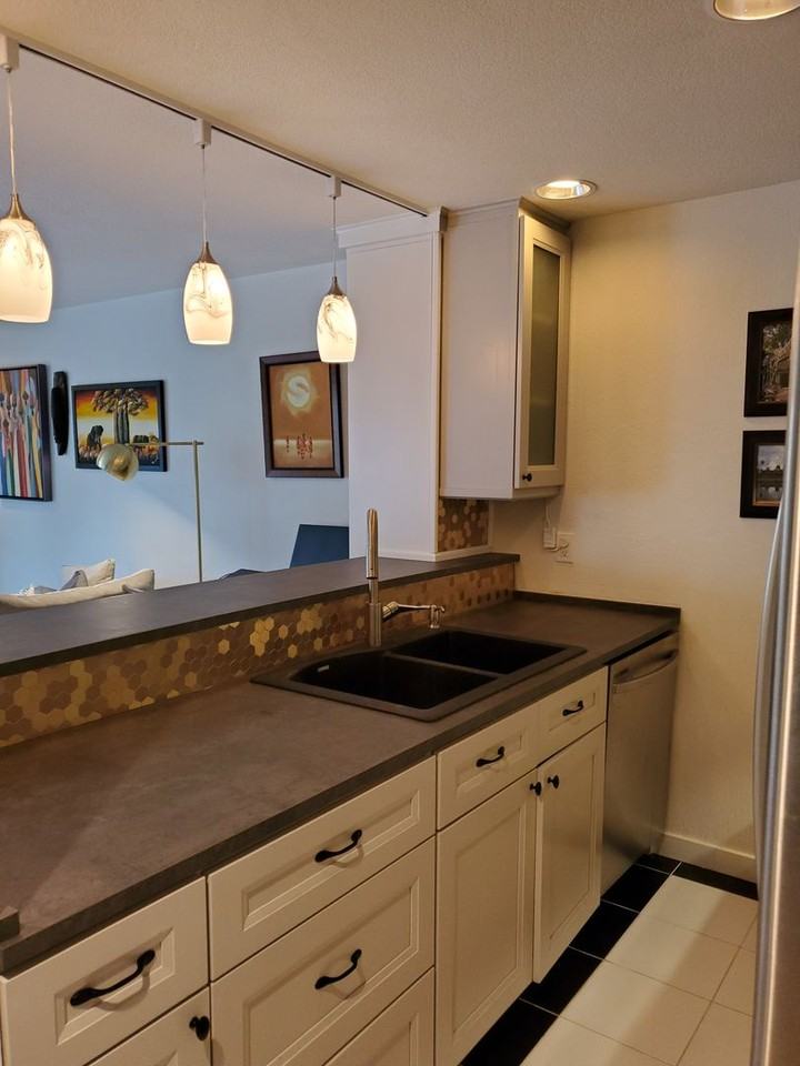 3890 Whitman Ave N #206 - Photo 5 of 18