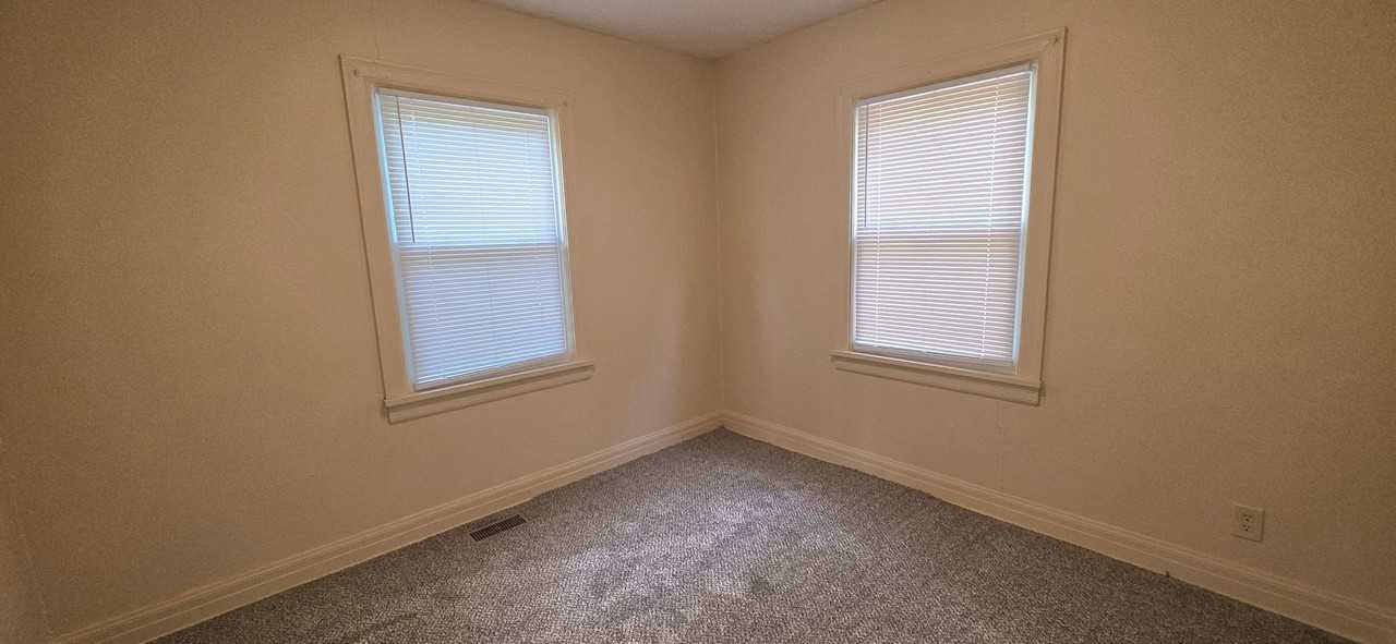 1517 W State St - Photo 3 of 8