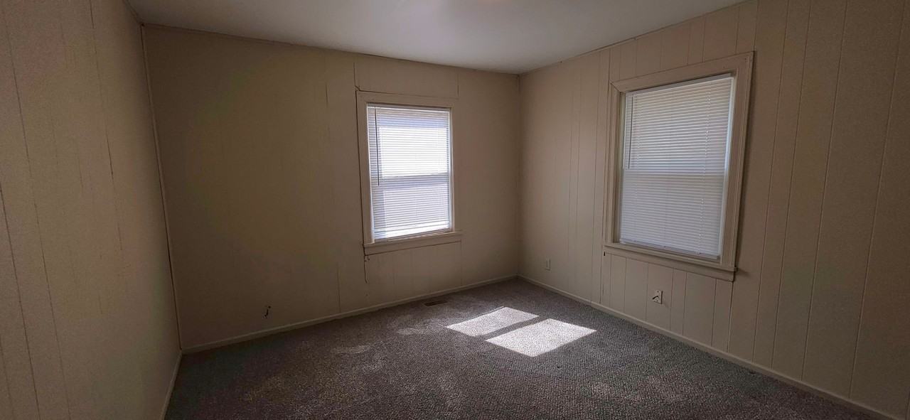 1517 W State St - Photo 4 of 8