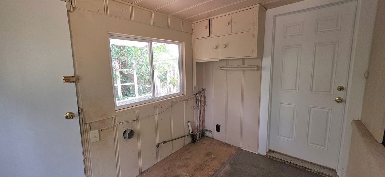 1517 W State St - Photo 5 of 8