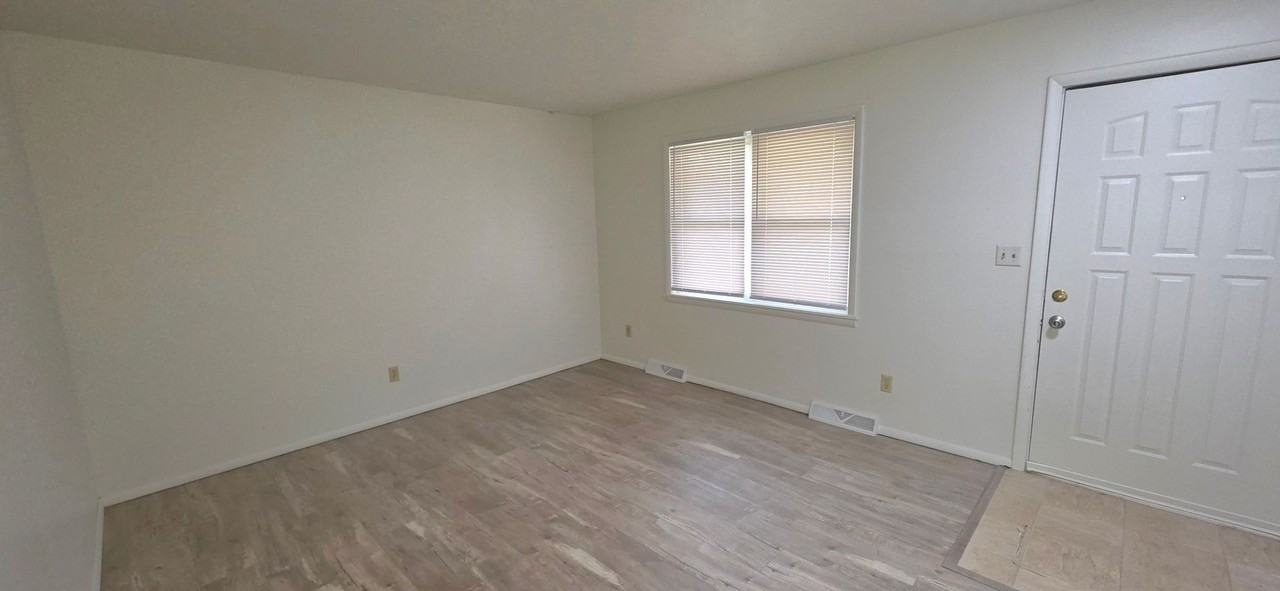 1280 E Sunset St - Photo 3 of 12