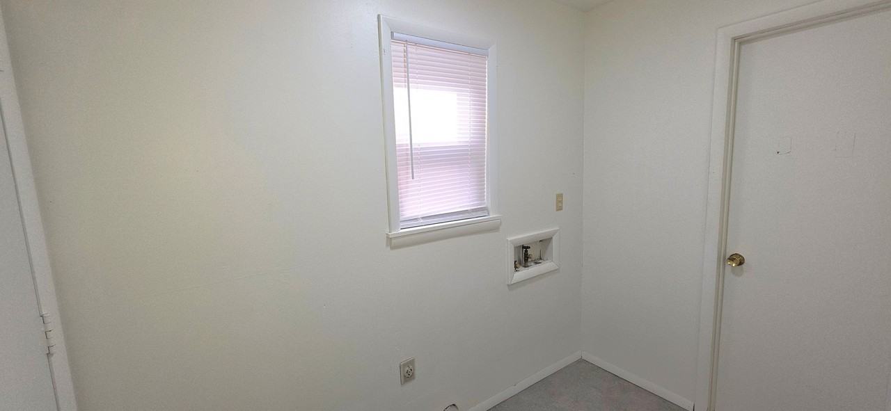 1280 E Sunset St - Photo 5 of 12