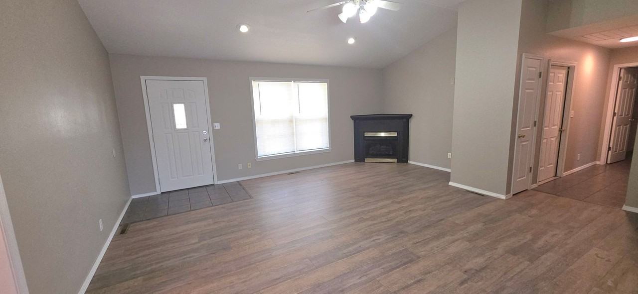 1752 S Fisk Ave - Photo 4 of 13