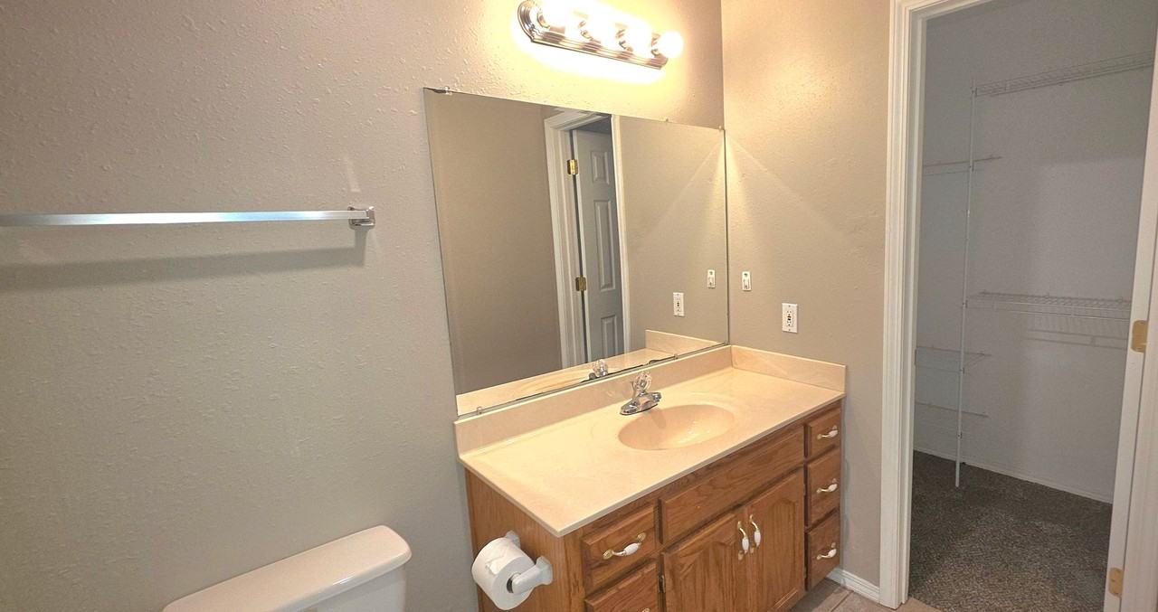 1752 S Fisk Ave - Photo 7 of 13