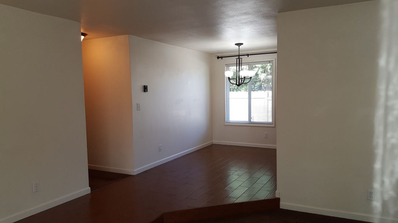 2315 Ironwood St - Photo 4 of 18
