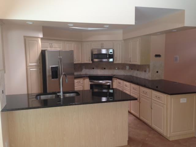 3237 Glenridge Ct - Photo 3 of 7