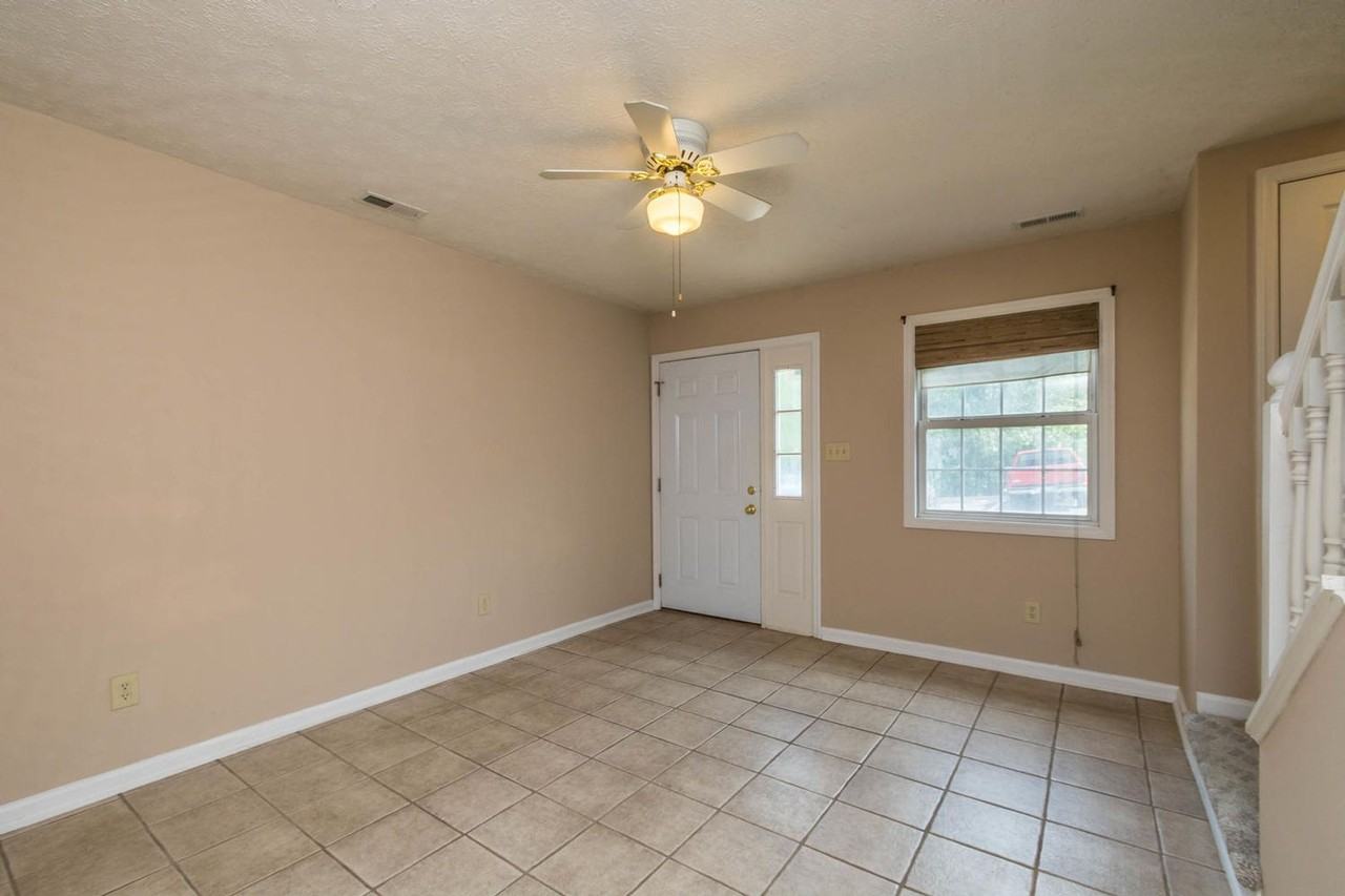 732 E Sherwood Hills Dr - Photo 3 of 8
