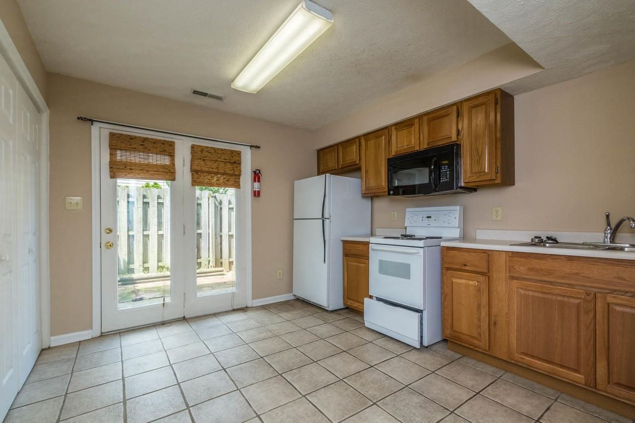 732 E Sherwood Hills Dr - Photo 4 of 8