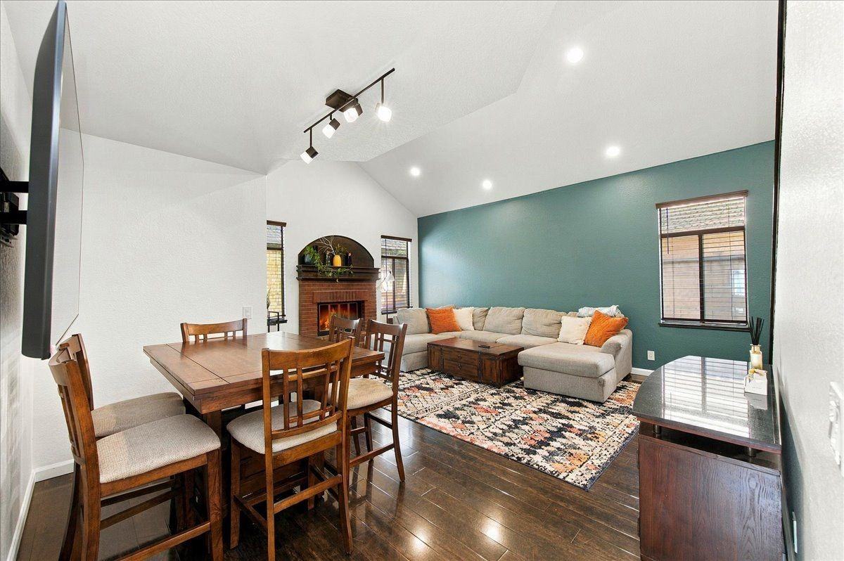 7676 Cardiff Pl - Photo 5 of 36