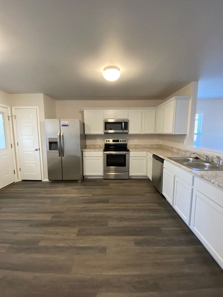 3290 Red Tail Way - Photo 7 of 19