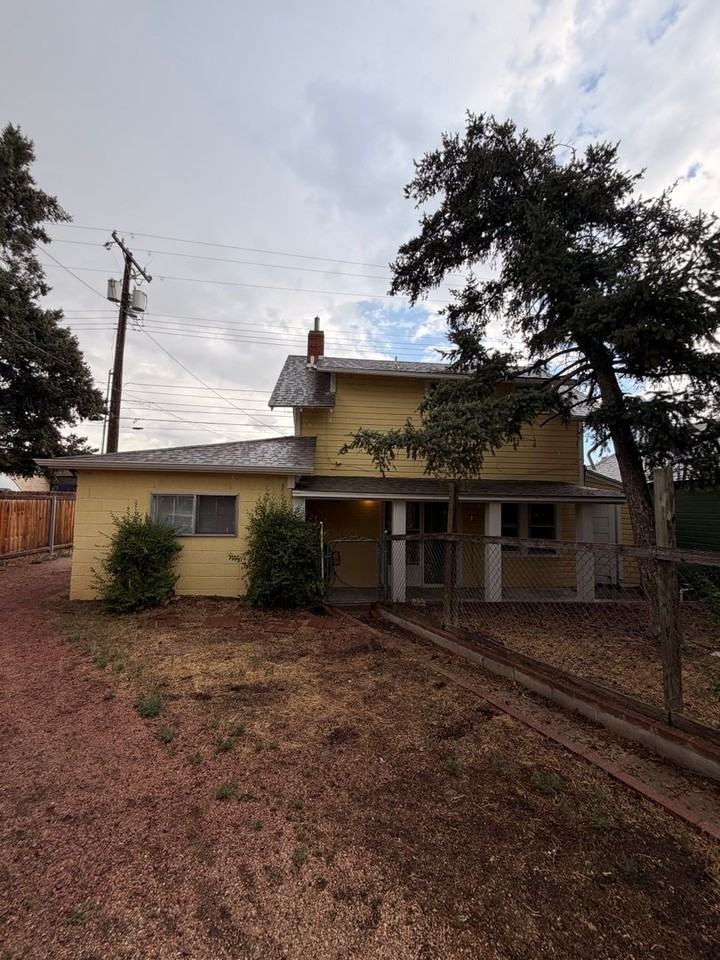 1715 1715 N. Nevada Ave  - 1715 1/2 N Nevada Cottage - Photo 4 of 14