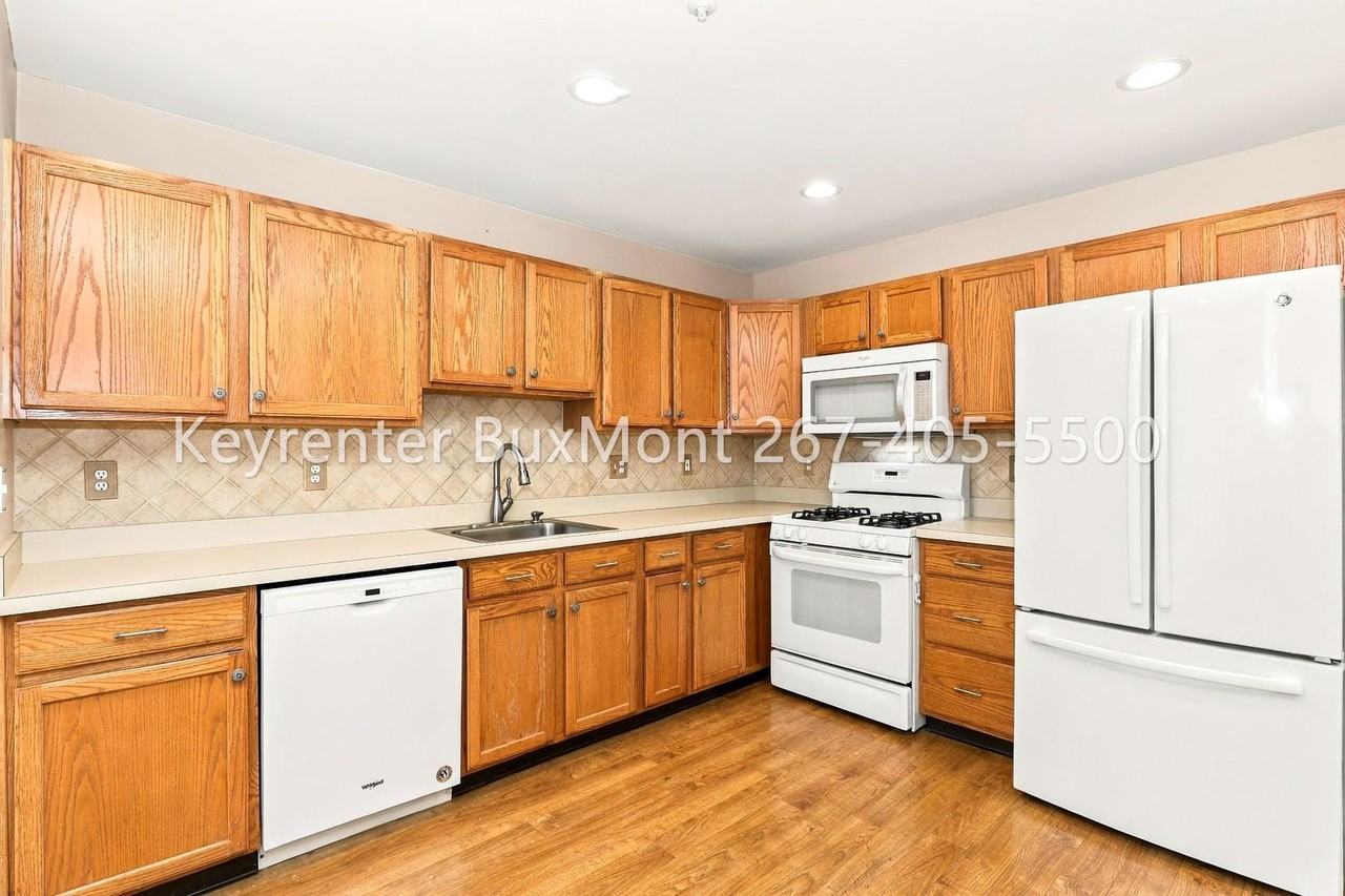 1516 Sweetbriar Dr - Photo 2 of 18