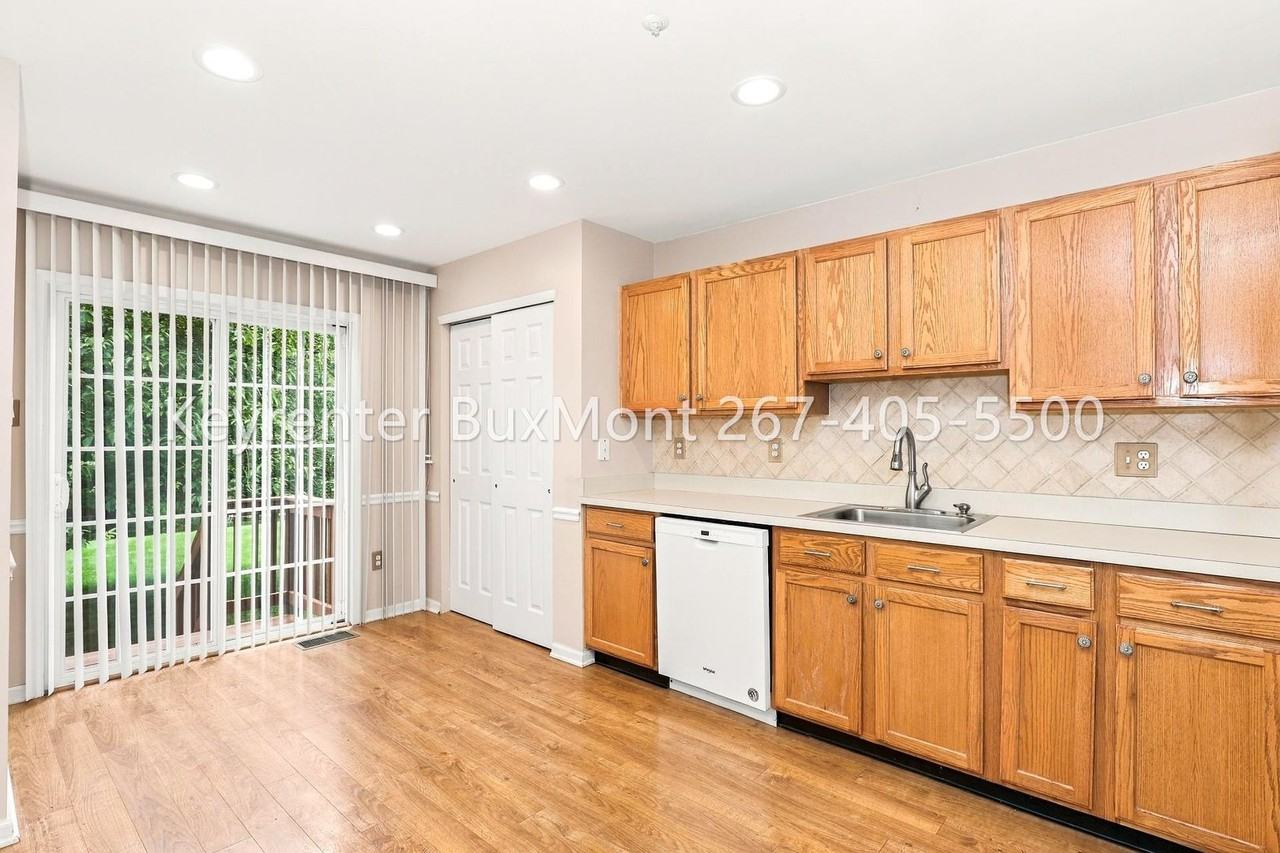 1516 Sweetbriar Dr - Photo 3 of 18
