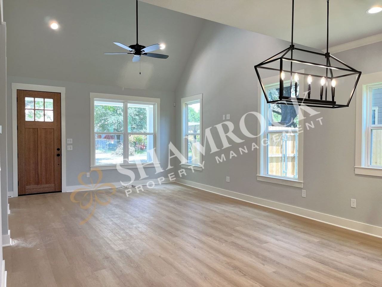 3520 Homan Ave - Photo 4 of 23