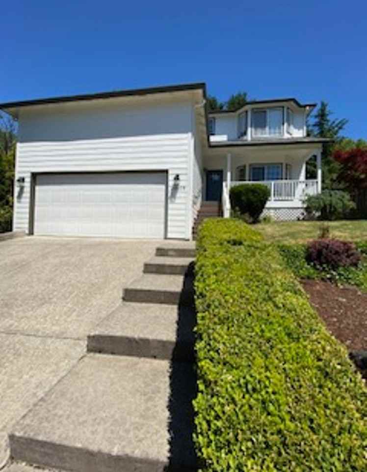 15809 Ne 18th Ct - Photo 2 of 44