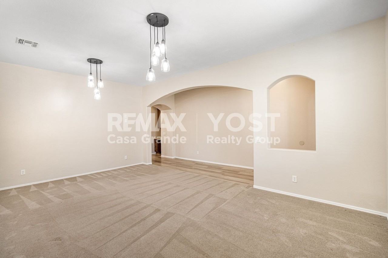 1335 E Prickly Pear Dr - Photo 3 of 21