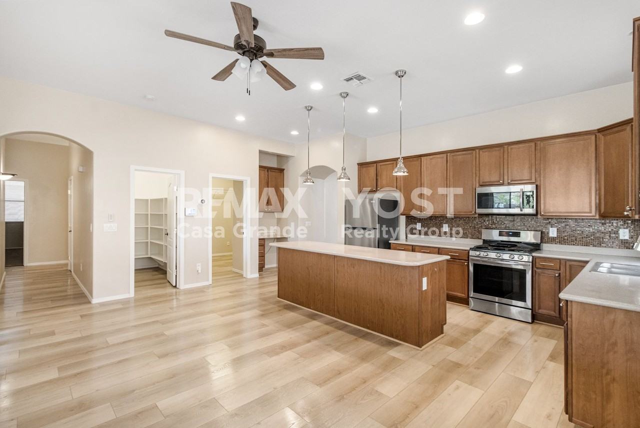 1335 E Prickly Pear Dr - Photo 4 of 21