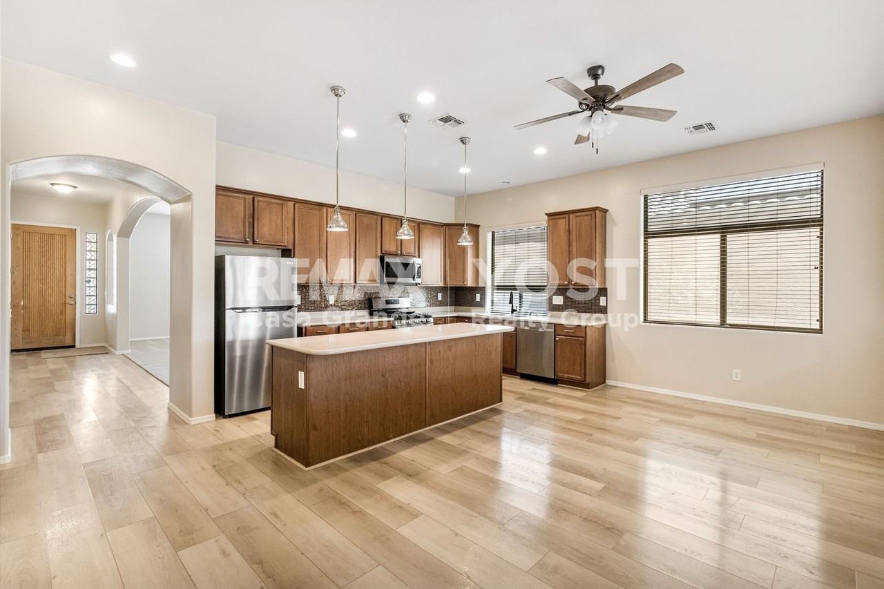 1335 E Prickly Pear Dr - Photo 6 of 21