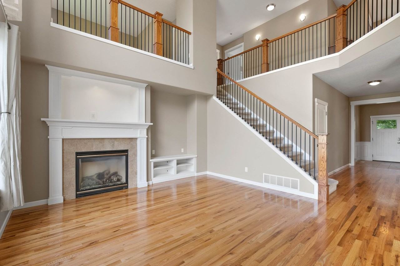 1699 N Winrock St - Photo 4 of 34