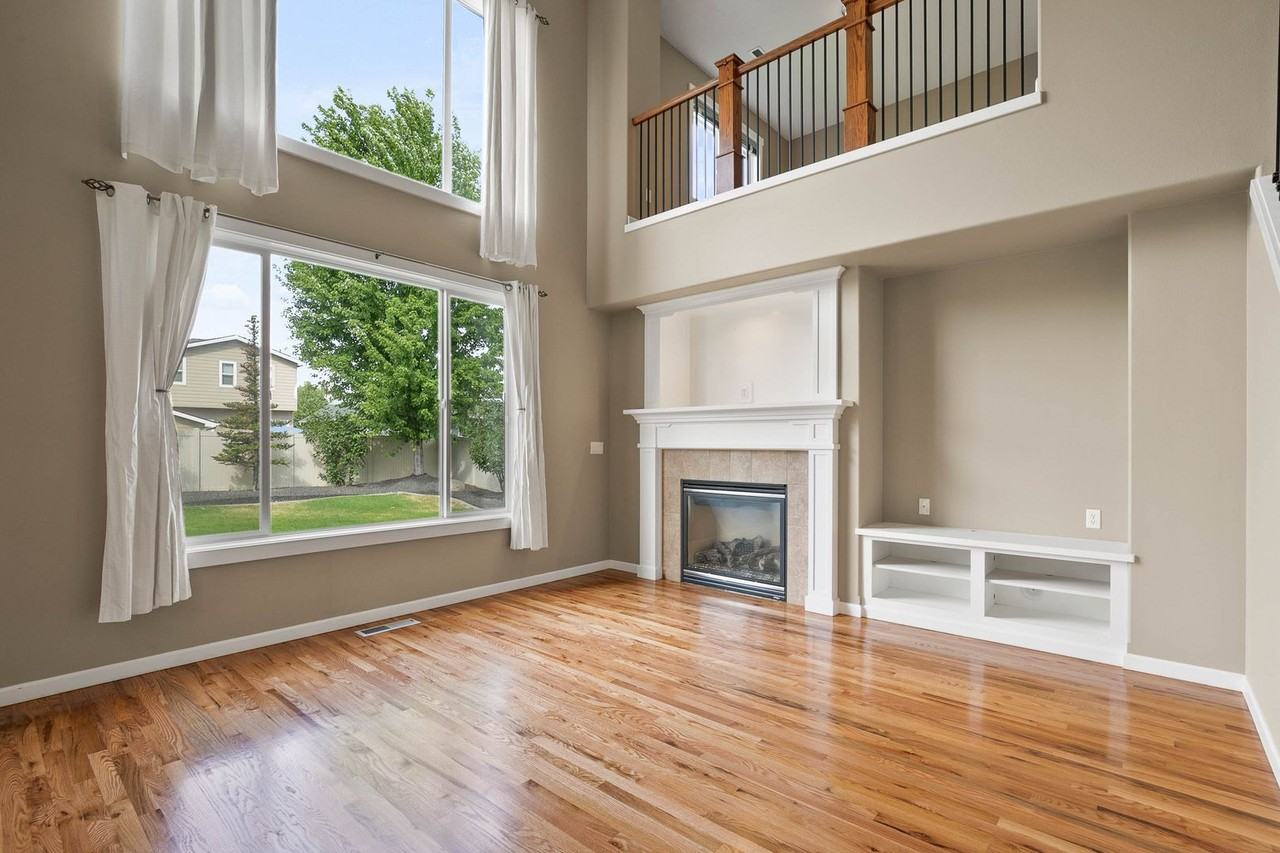 1699 N Winrock St - Photo 5 of 34