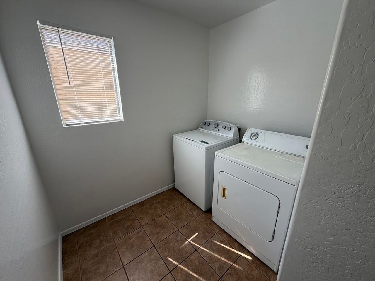 16005 W Larkspur Dr - Photo 7 of 20