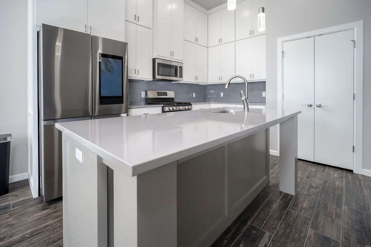 5916 Nw 159th Cir - Photo 6 of 25