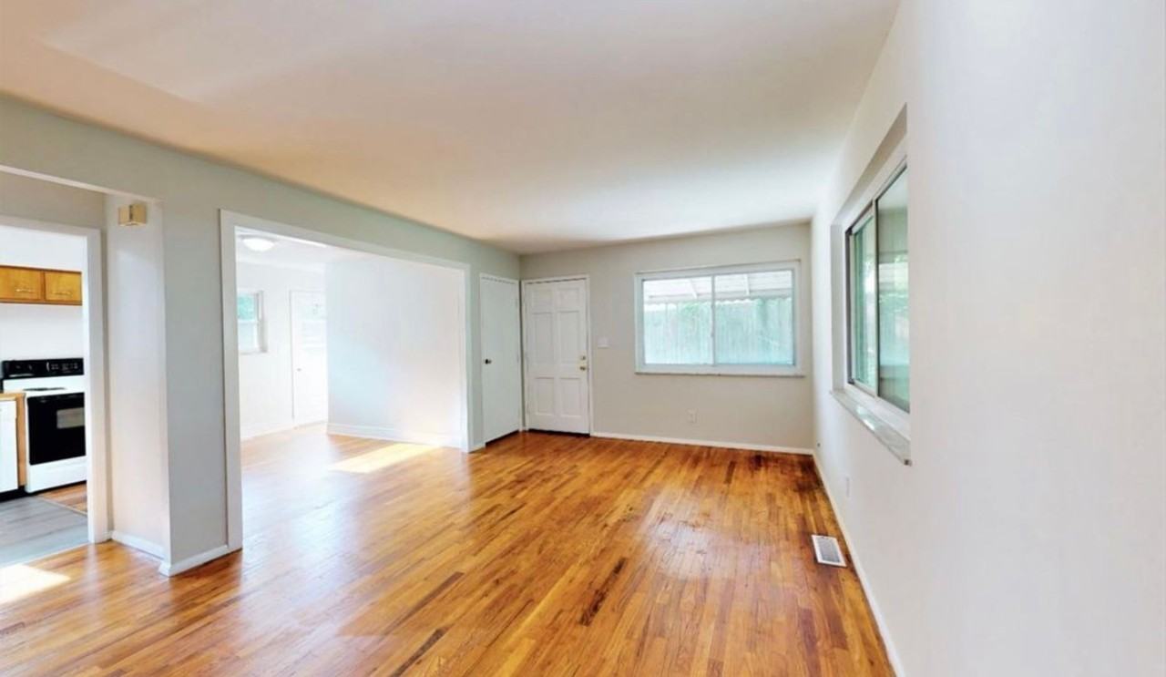 2442 Lysle Ln - Photo 5 of 25