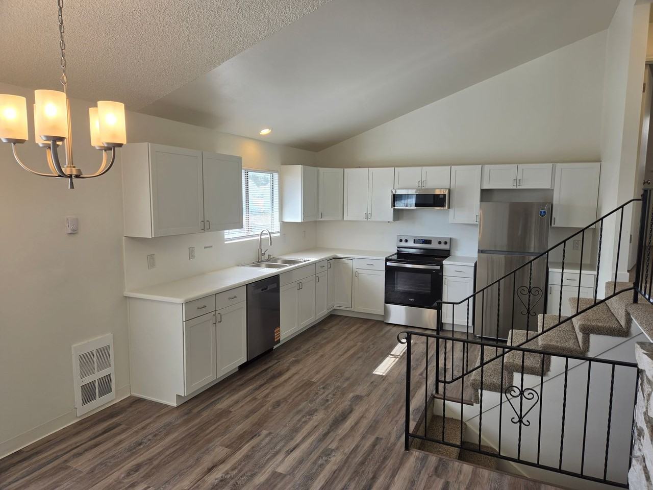 1012 W Walton Ave - Photo 4 of 18