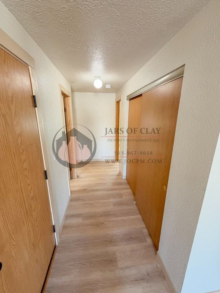 1835 1835 & 1837 Wilding Pl - Photo 4 of 9