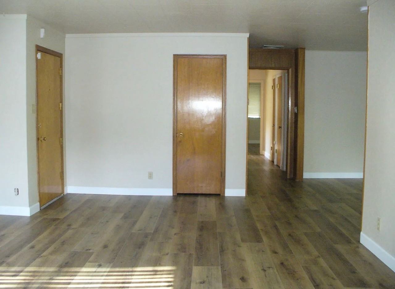 45 W Oak St - Photo 3 of 14
