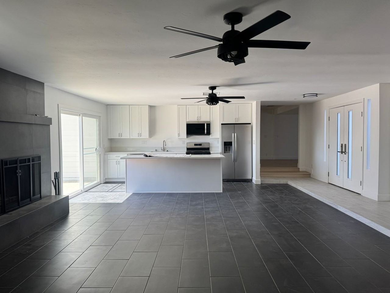 6897 Adams Ave - Photo 4 of 33